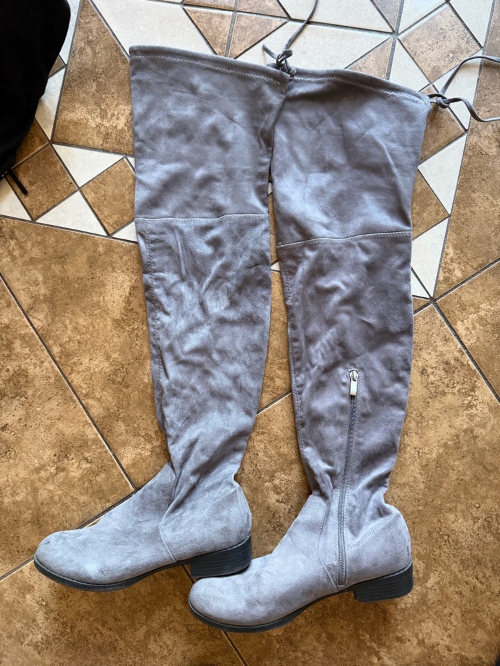 Over-the-Knee Women's Suede Boots - Light Gray